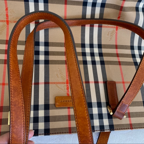 Burberry check tote - Picture 6 of 11